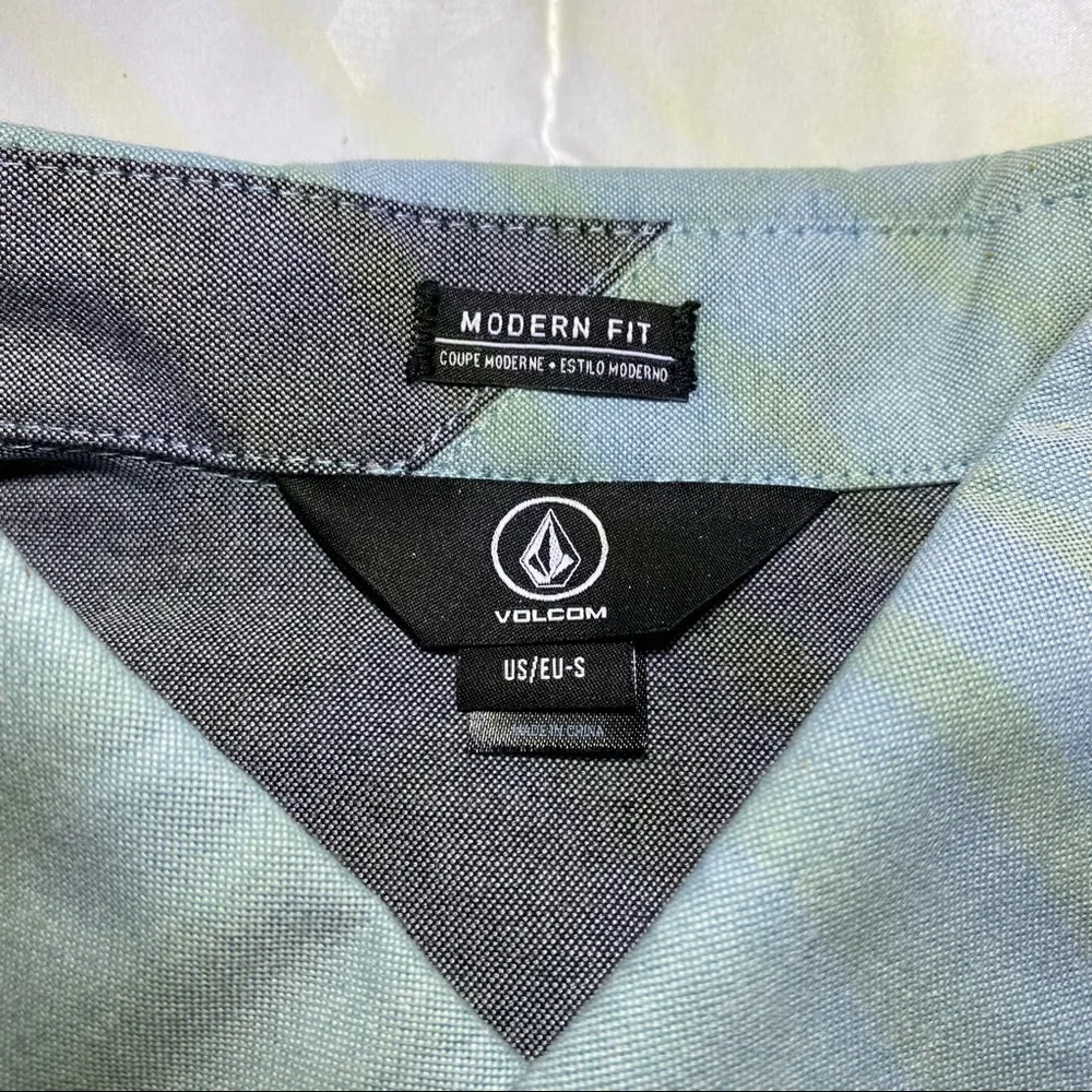 Volcom shirt - Picture 3 of 6